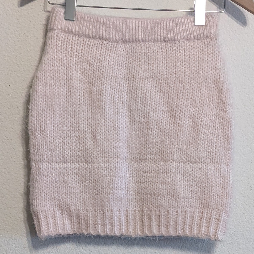 Asilio Pink Knit Mini Skirt Size 8 Excellent Pre-owned Condition.